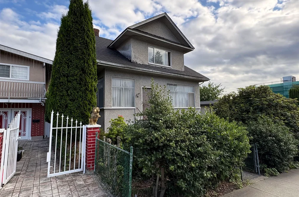 676 E KING EDWARD AVENUE, Vancouver BC V5V 2C9, Vancouver BC — Residential for Sale — Photo 4 of 5