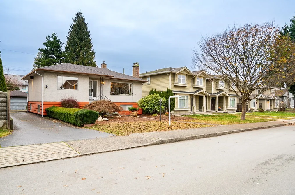 6779 ELWELL STREET, Burnaby BC V5E 1K2, Burnaby BC — Residential for Sale - Photo 2