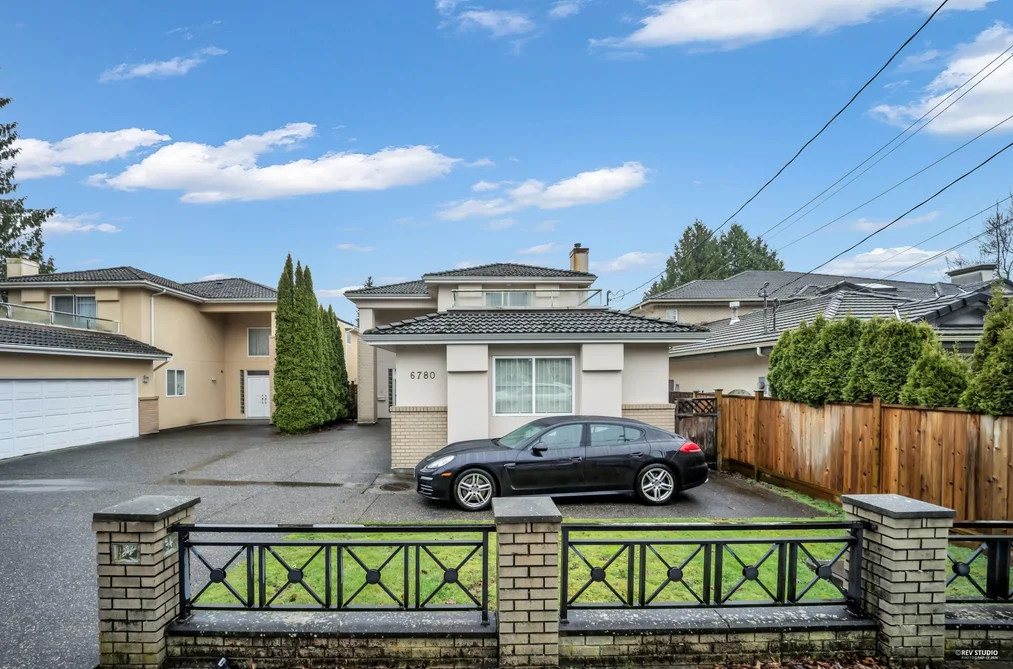 6780 COMSTOCK ROAD, Richmond BC V7C 2X6, Richmond BC — Residential for Sale - Photo 2