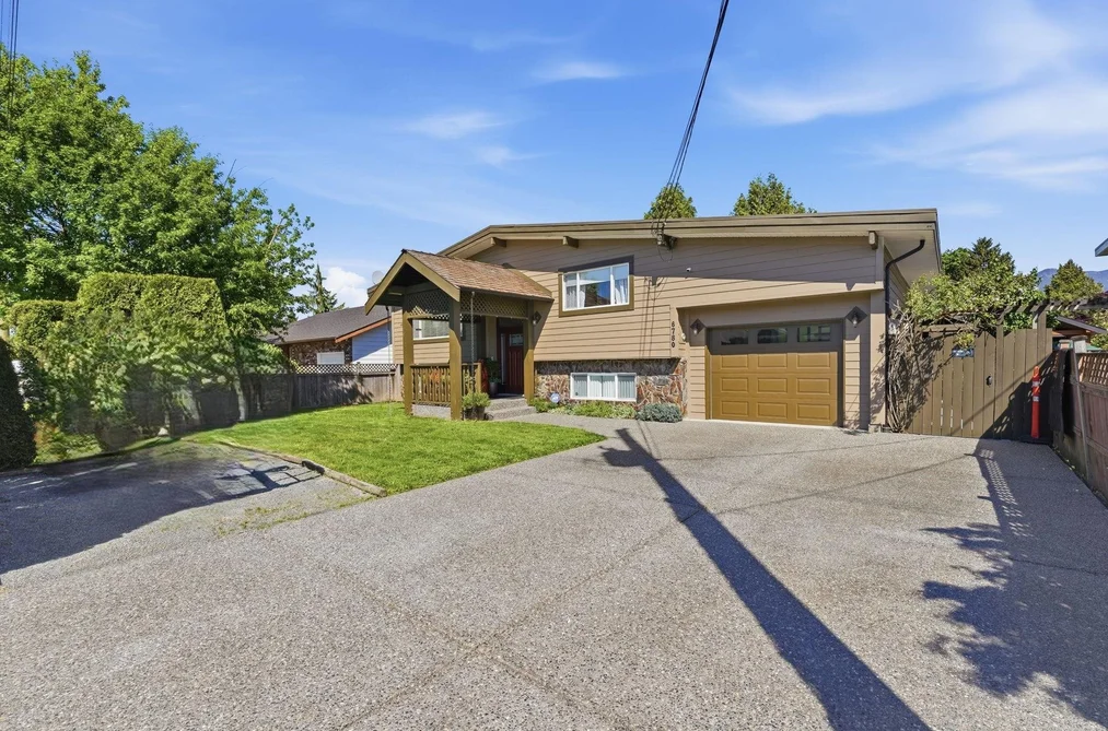 House for sale at 6780 School Lane Chilliwack British Columbia - MLS: R3121941