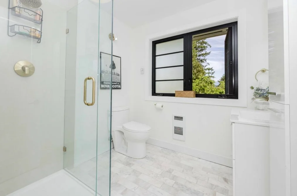 679 CORLETT ROAD, Gibsons BC V0N 1V9, Gibsons BC — Residential for Sale — Photo 21 of 40