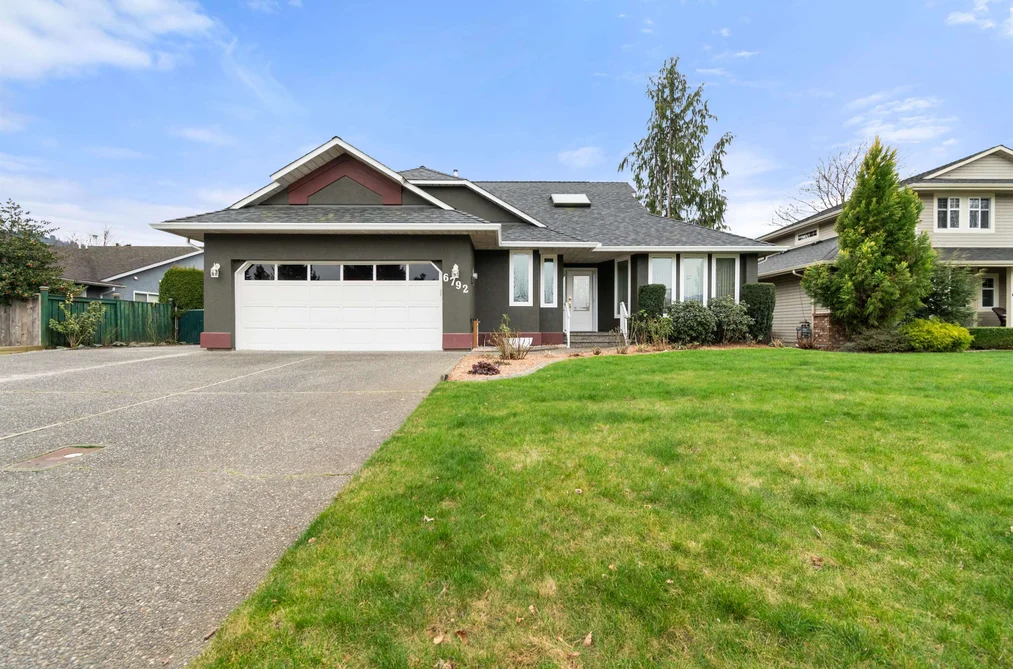 House for sale at 6792 Henry Street Chilliwack British Columbia - MLS: R3083834