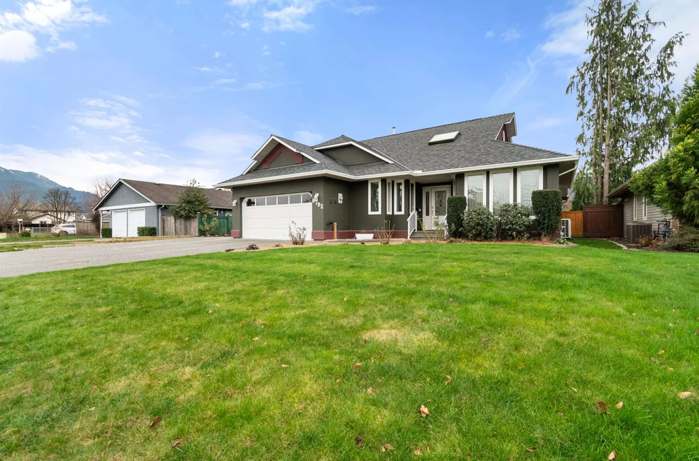 6792 HENRY STREET, Chilliwack BC V2R 2W1, Chilliwack BC — Residential for Sale - Photo 2