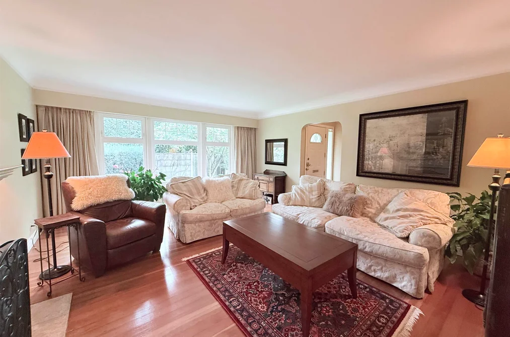 680 THOMPSON AVENUE, Coquitlam BC V3J 3Z8, Coquitlam BC — Residential for Sale - Photo 2