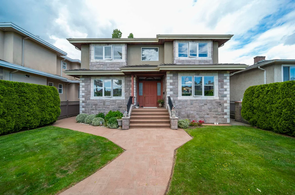 House for sale at 6807 Burns Street Burnaby British Columbia - MLS: R3128460