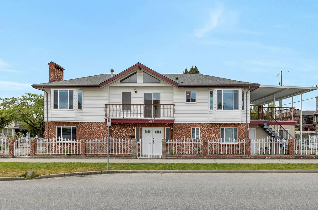 House for sale at 683 Gilmore Avenue Burnaby British Columbia - MLS: R3126493