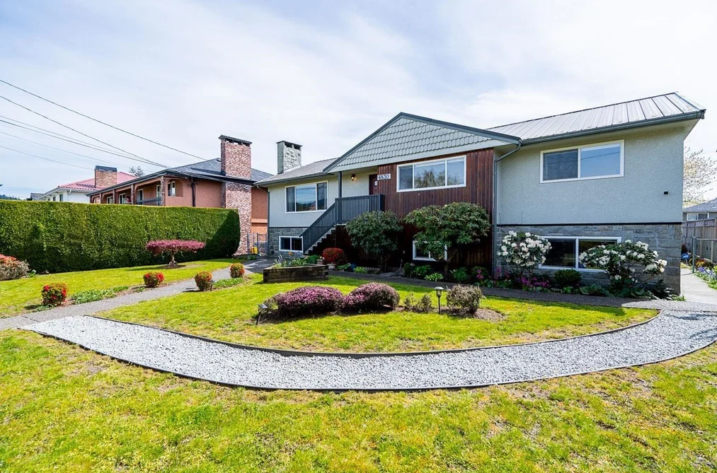 6830 CURTIS STREET, Burnaby BC V5B 2B1, Burnaby BC — Residential for Sale - Photo 2