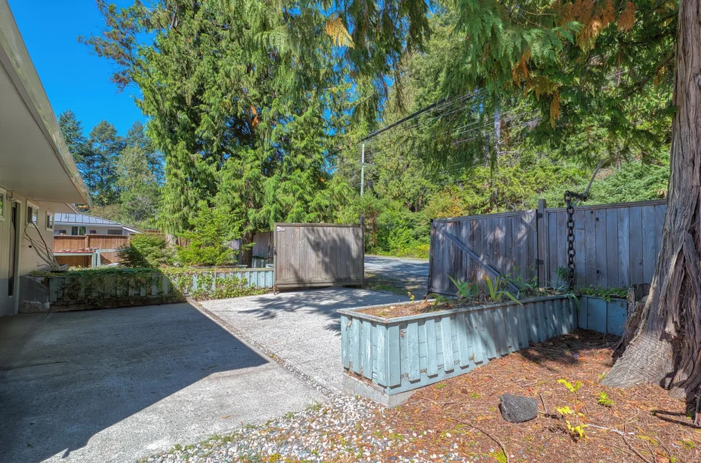 6833 Sunshine Coast Highway, Sechelt, BC - MLS: R3164701 - Photo 29 6833 Sunshine Coast Highway, Sechelt, BC - MLS: R3164701 - Photo 29