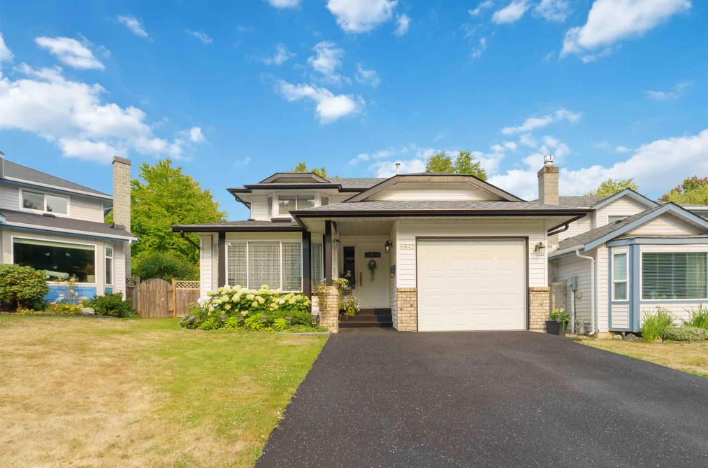 House for sale at 6842 137a Street Surrey British Columbia - MLS: R3151887