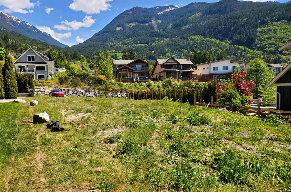 685 COPPER DRIVE, Squamish BC V8B 1J1, Squamish BC — Land for Sale - Photo 2