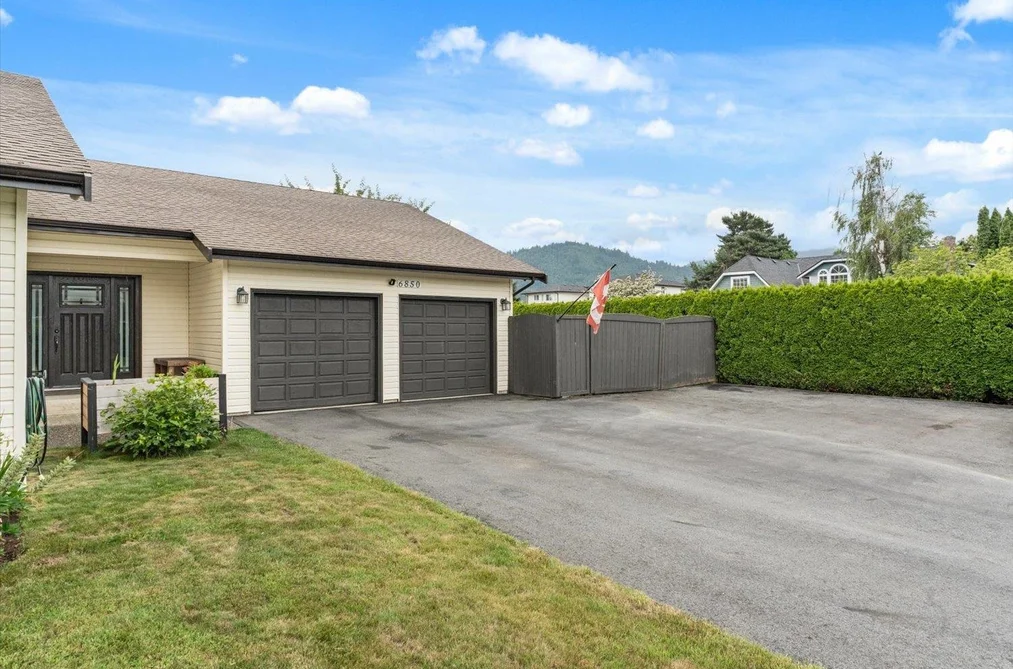 6850 BRADA STREET, Chilliwack BC V2R 2R5, Chilliwack BC — Residential for Sale - Photo 2