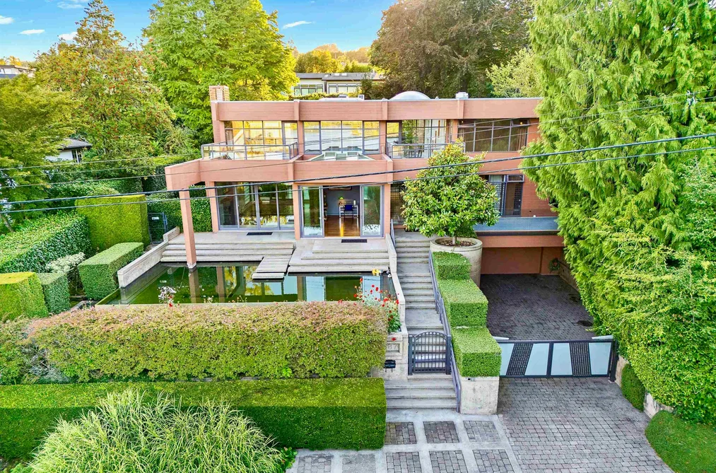 House for sale at 687 Beachview Drive North Vancouver British Columbia - MLS: R3093640