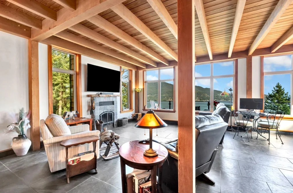 687 Channelview Drive, Bowen Island, BC - MLS: R3165074 - Photo 6 687 Channelview Drive, Bowen Island, BC - MLS: R3165074 - Photo 6