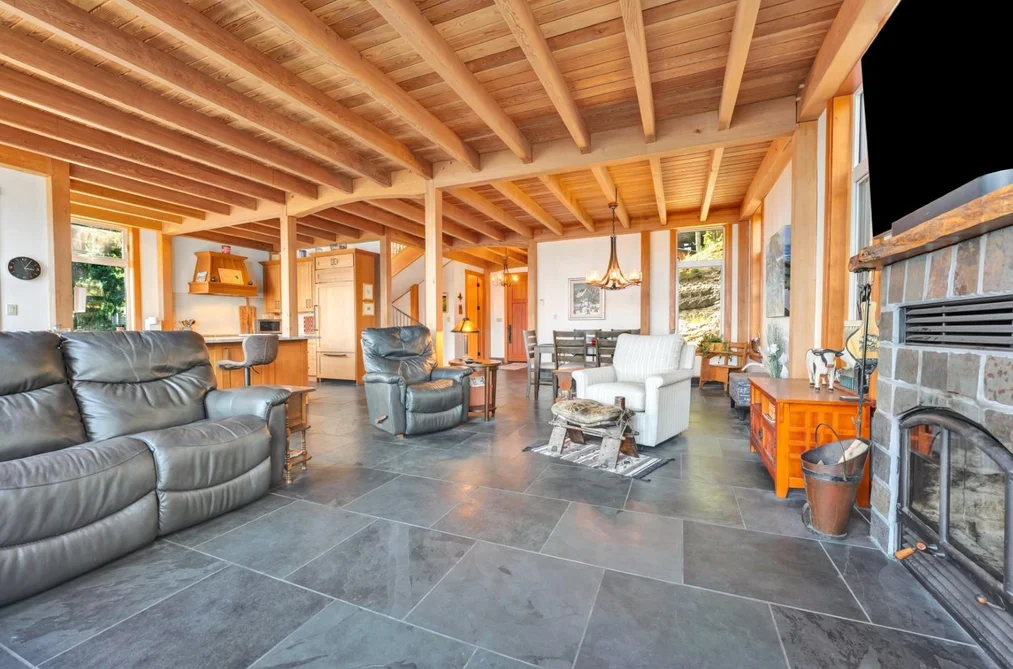 687 Channelview Drive, Bowen Island, BC - MLS: R3165074 - Photo 7 687 Channelview Drive, Bowen Island, BC - MLS: R3165074 - Photo 7