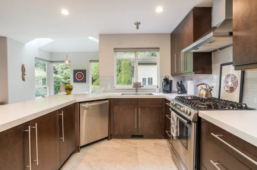 687 Seymour Boulevard, North Vancouver, BC - House for Sale - Photo 12 of 40 687 Seymour Boulevard, North Vancouver, BC - House for Sale - Photo 12 of 40