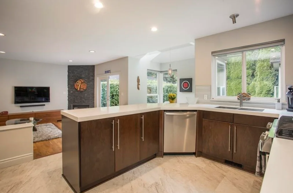 687 Seymour Boulevard, North Vancouver, BC - House for Sale - Photo 13 of 40 687 Seymour Boulevard, North Vancouver, BC - House for Sale - Photo 13 of 40