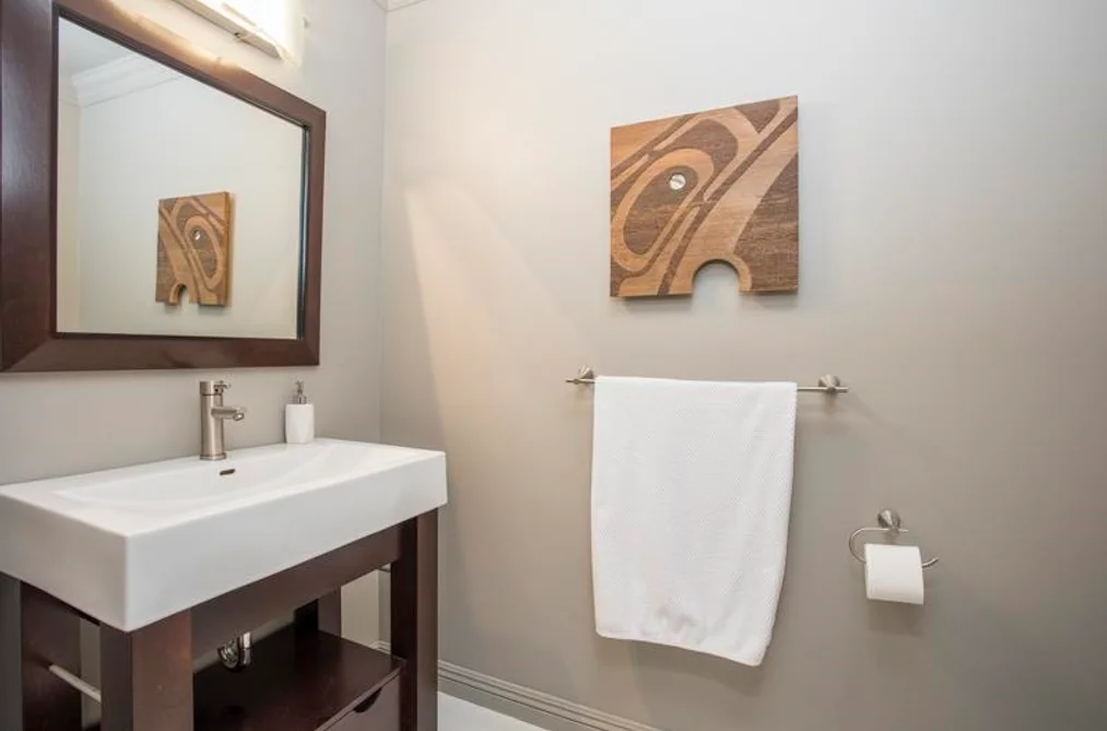 687 Seymour Boulevard, North Vancouver, BC - House for Sale - Photo 17 of 40 687 Seymour Boulevard, North Vancouver, BC - House for Sale - Photo 17 of 40