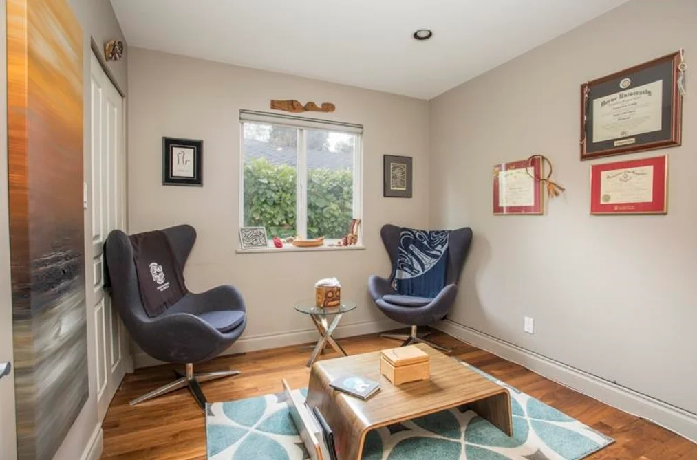 687 Seymour Boulevard, North Vancouver, BC - House for Sale - Photo 18 of 40 687 Seymour Boulevard, North Vancouver, BC - House for Sale - Photo 18 of 40