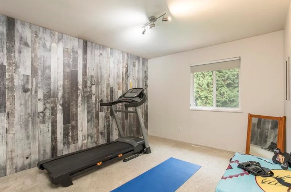 687 Seymour Boulevard, North Vancouver, BC - House for Sale - Photo 24 of 40 687 Seymour Boulevard, North Vancouver, BC - House for Sale - Photo 24 of 40
