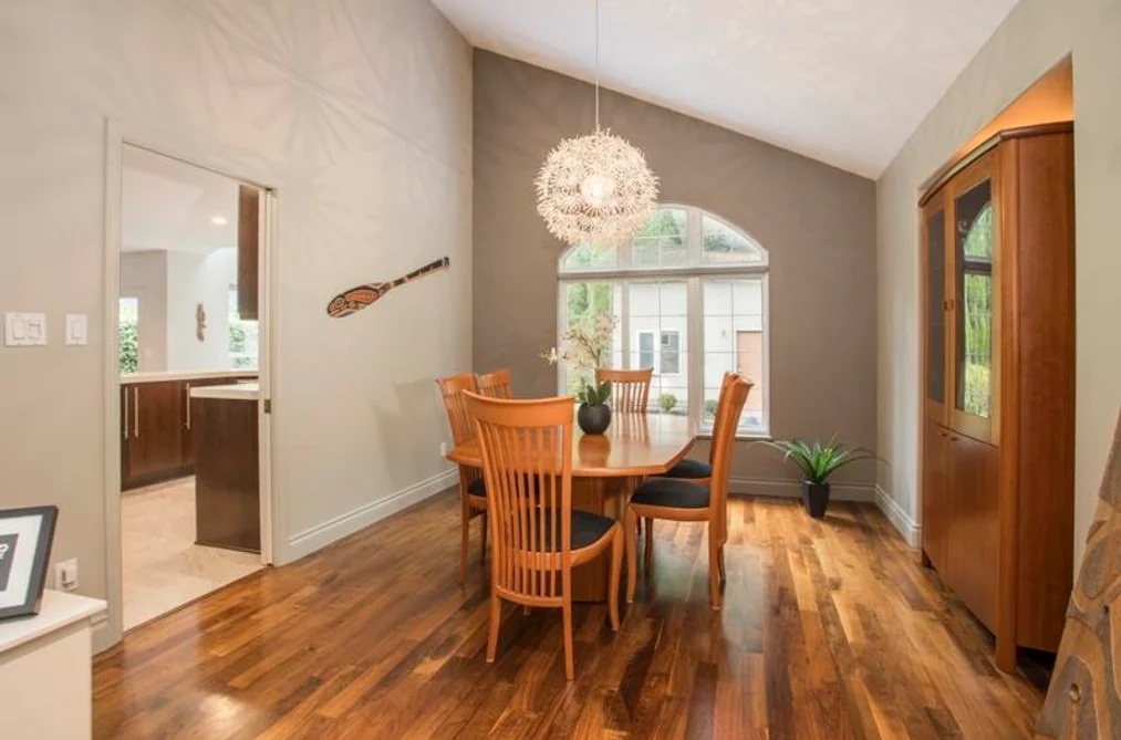 687 Seymour Boulevard, North Vancouver, BC - House for Sale - Photo 6 of 40 687 Seymour Boulevard, North Vancouver, BC - House for Sale - Photo 6 of 40