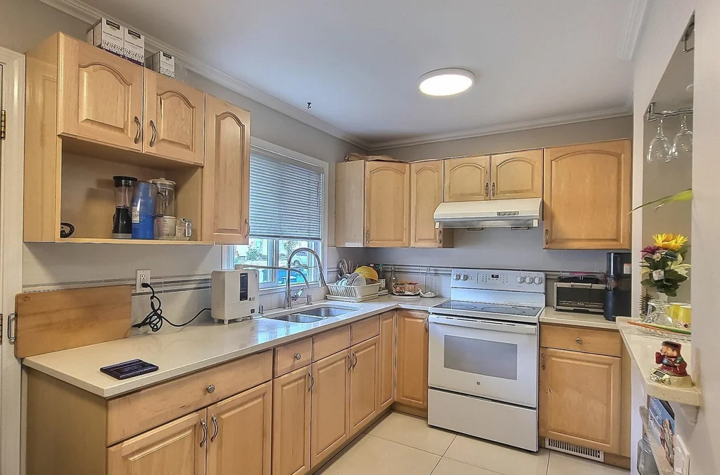 6878 ARLINGTON STREET, Vancouver BC V5S 3N9, Vancouver BC — Residential for Sale - Photo 2