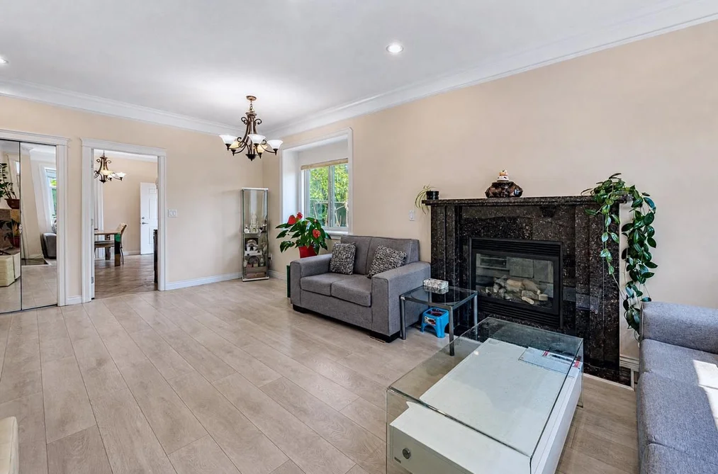 6890 KOALA CRESCENT, Burnaby, BC — Residential for Sale — Photo 12 of 37