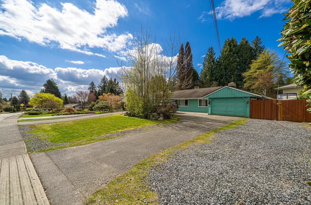 House for sale at 690 Burley Drive West Vancouver British Columbia - MLS: R3105495