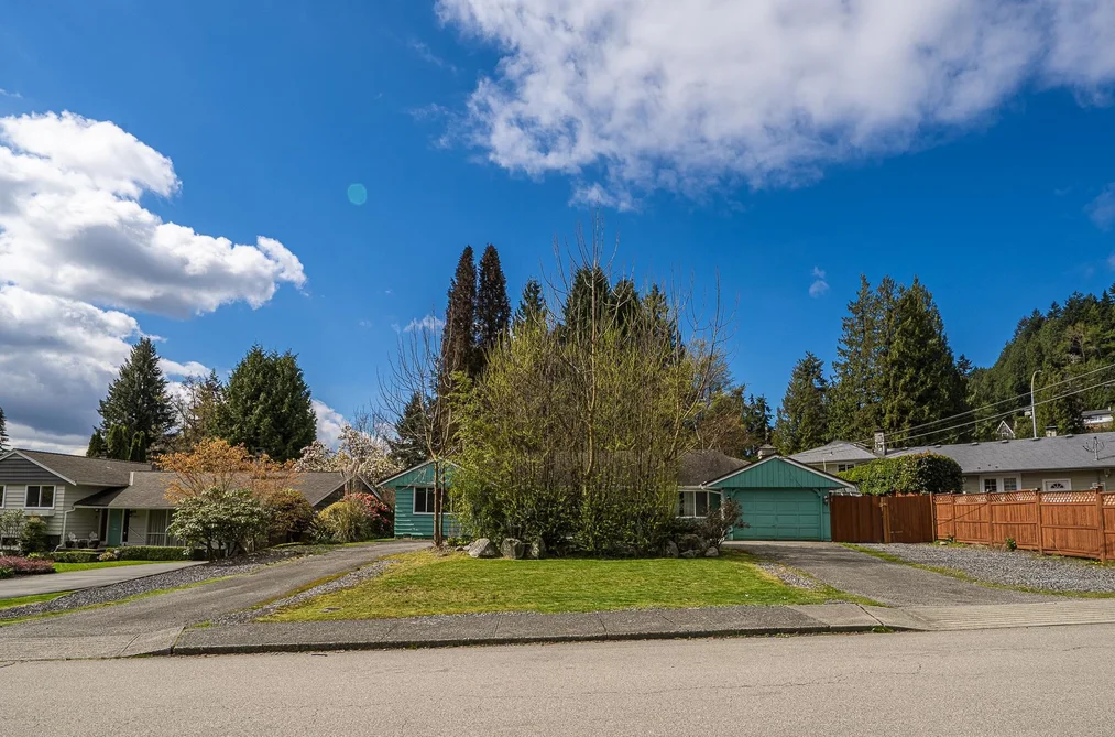 690 BURLEY DRIVE, West Vancouver BC V7T 1Z5, West Vancouver BC — Residential for Sale - Photo 2