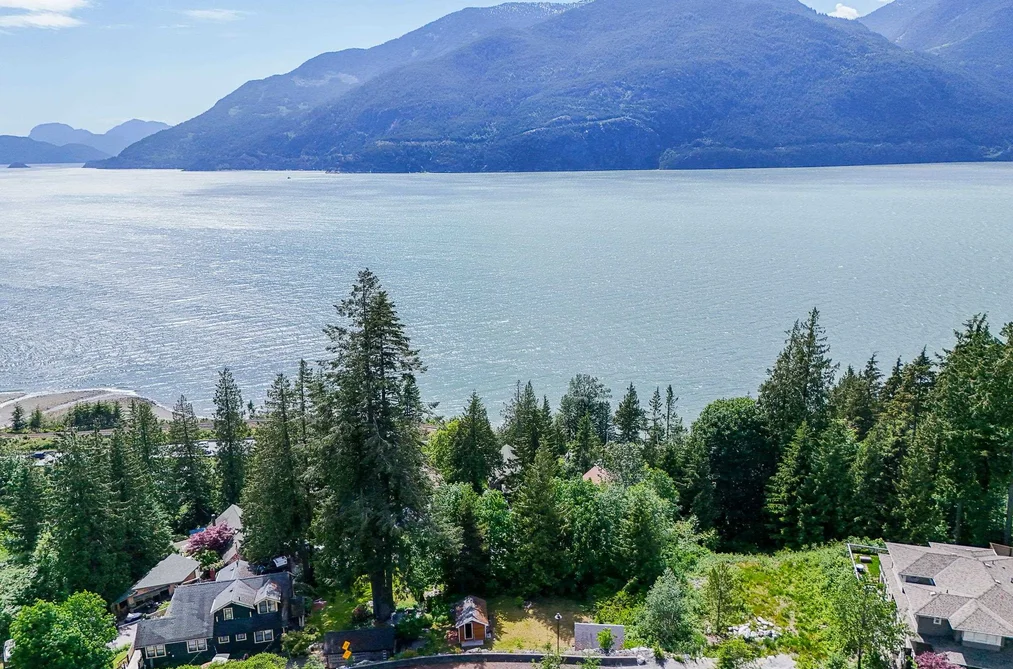 690 SHAUGHNESSY PLACE, Squamish BC V8B 1J1, Squamish BC — Land for Sale - Photo 2