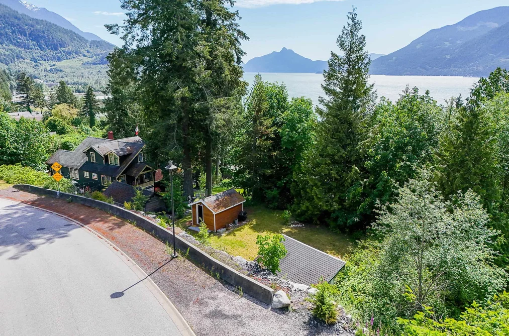 690 SHAUGHNESSY PLACE, Squamish BC V8B 1J1, Squamish BC — Land for Sale - Photo 3