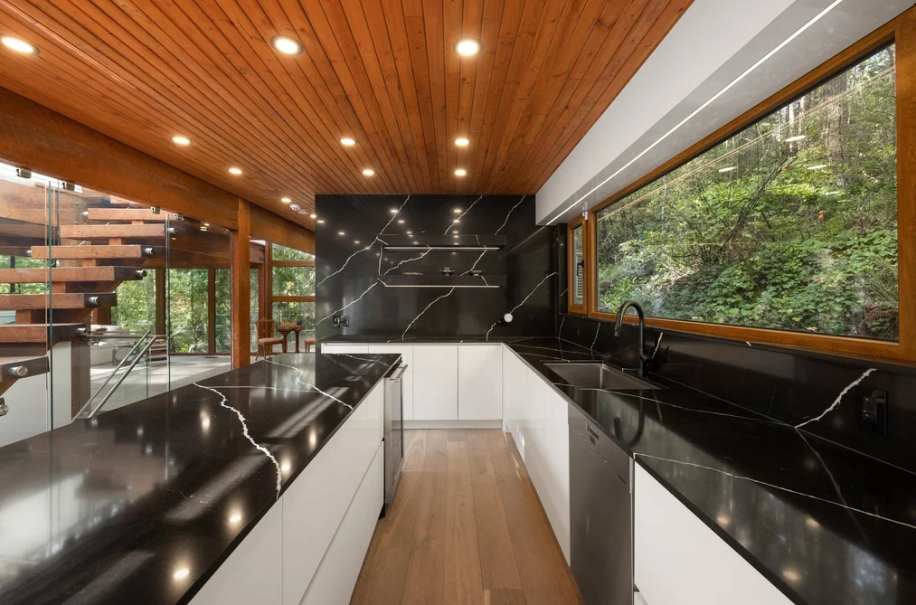 6915 Marine Drive, West Vancouver, BC - House for Sale - Photo 12 of 40 6915 Marine Drive, West Vancouver, BC - House for Sale - Photo 12 of 40