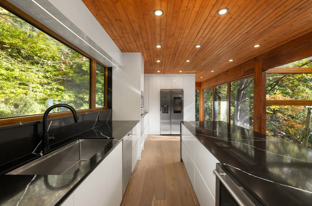 6915 Marine Drive, West Vancouver, BC - House for Sale - Photo 13 of 40 6915 Marine Drive, West Vancouver, BC - House for Sale - Photo 13 of 40