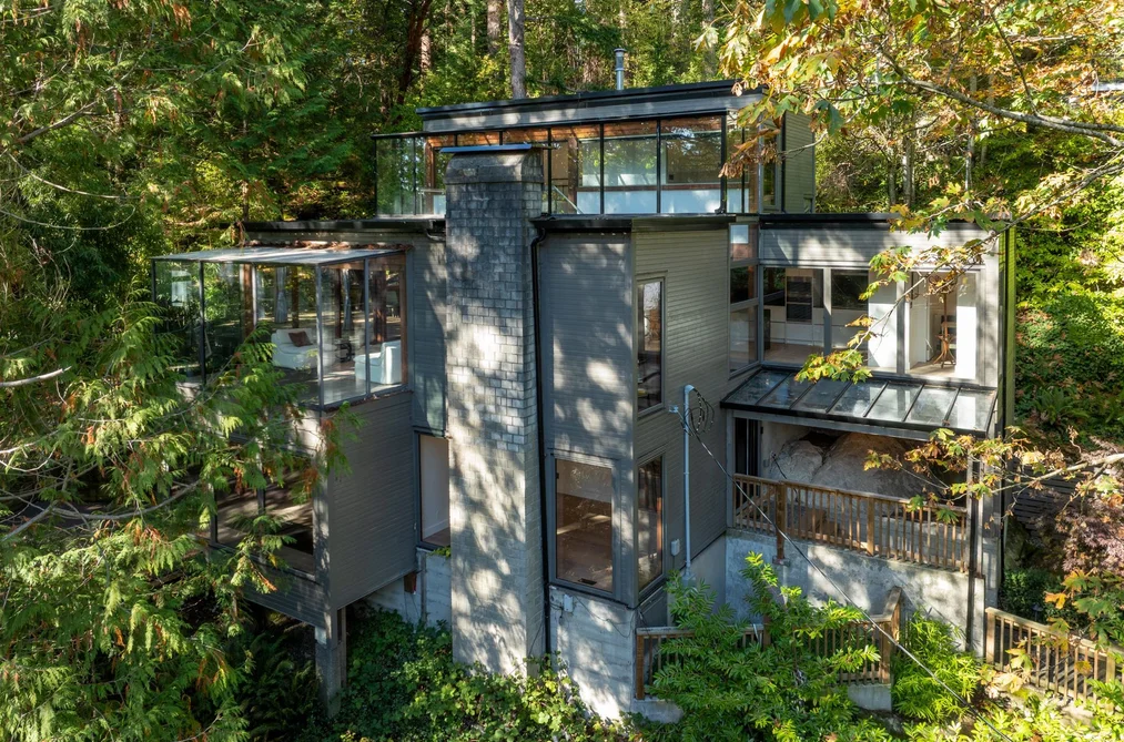 6915 Marine Drive, West Vancouver, BC - House for Sale - Photo 3 of 40 6915 Marine Drive, West Vancouver, BC - House for Sale - Photo 3 of 40