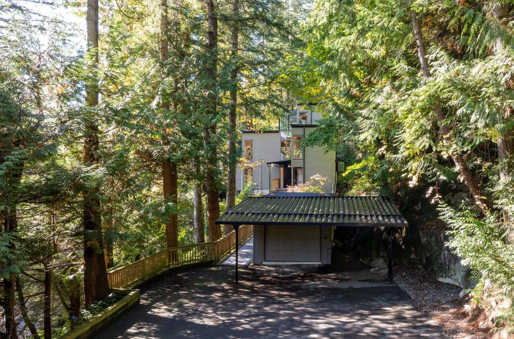6915 Marine Drive, West Vancouver, BC - House for Sale - Photo 39 of 40 6915 Marine Drive, West Vancouver, BC - House for Sale - Photo 39 of 40