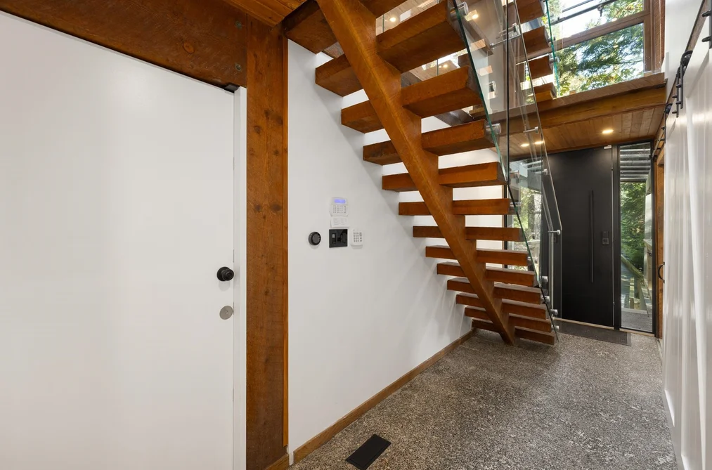 6915 Marine Drive, West Vancouver, BC - House for Sale - Photo 5 of 40 6915 Marine Drive, West Vancouver, BC - House for Sale - Photo 5 of 40