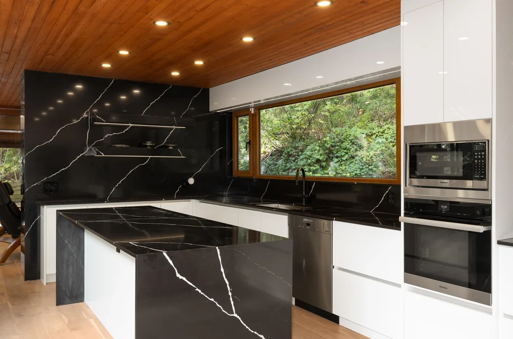 6915 Marine Drive, West Vancouver, BC - House for Sale - Photo 9 of 40 6915 Marine Drive, West Vancouver, BC - House for Sale - Photo 9 of 40
