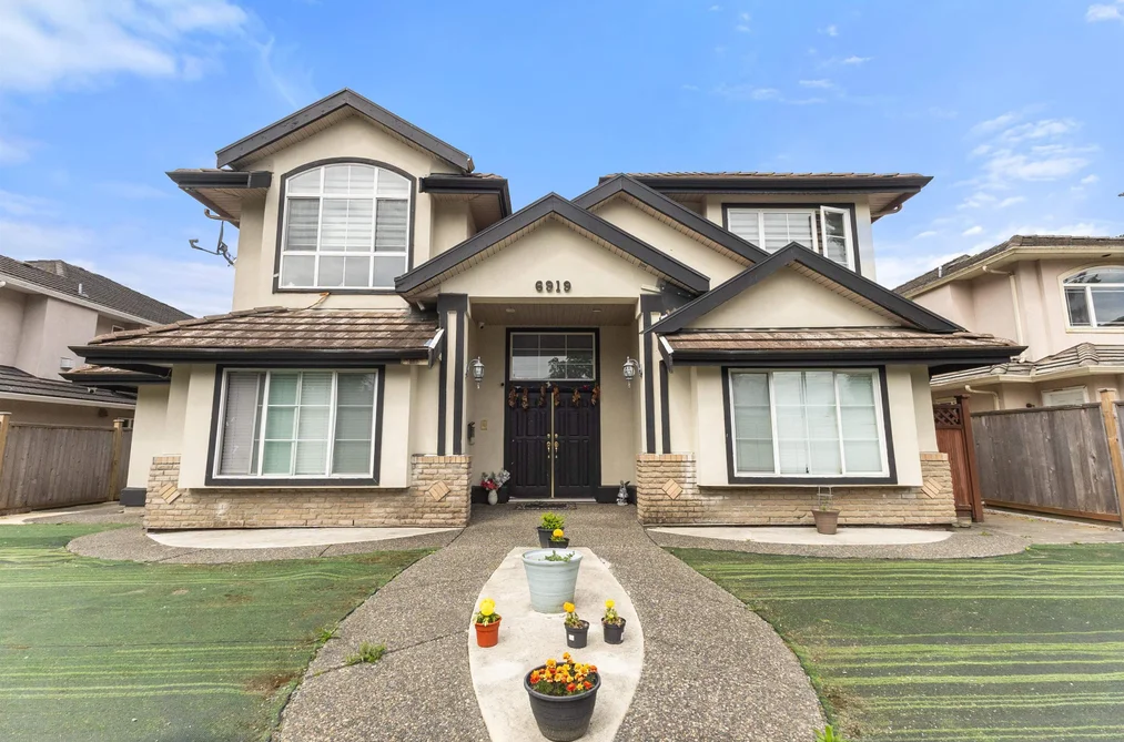 6919 128 STREET, Surrey BC V3W 4E1, Surrey BC — Residential for Sale - Photo 2