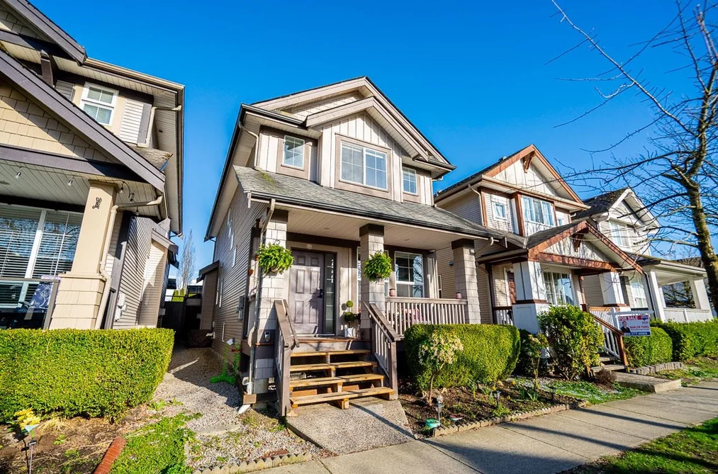 House for sale at 6926 190 Street Surrey British Columbia - MLS: R3103567