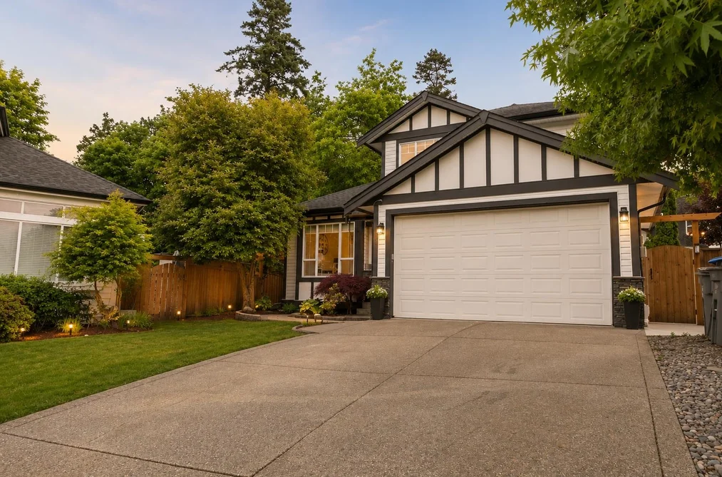 House for sale at 6928 182a Street Surrey British Columbia - MLS: R3125598