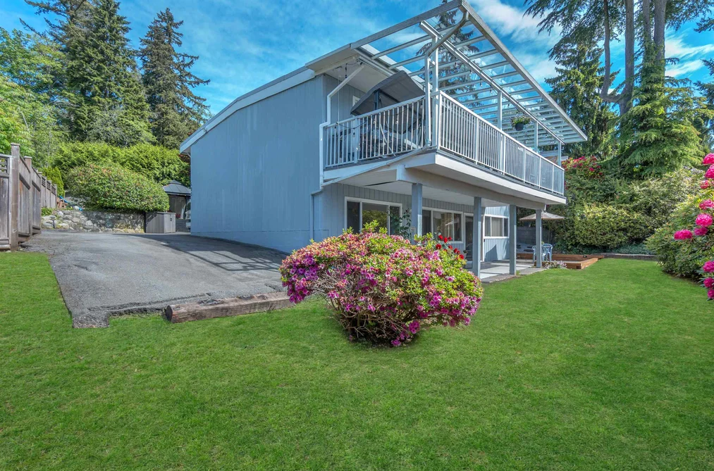 693 PLYMOUTH DRIVE, North Vancouver BC V7H 2H5, North Vancouver BC — Residential for Sale - Photo 2