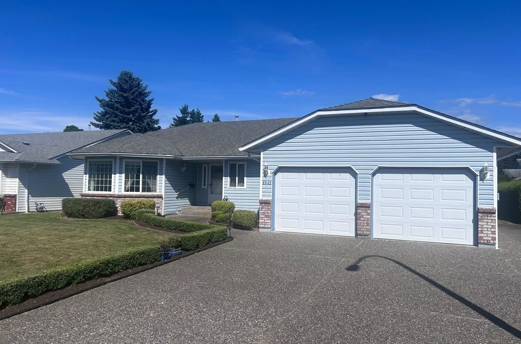 House for sale at 6942 Coach Lamp Drive Chilliwack British Columbia - MLS: R3131605
