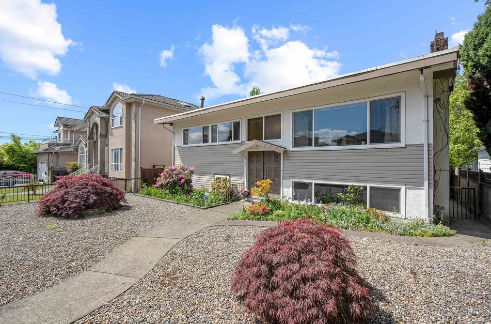 6949 JUBILEE AVENUE, Burnaby BC V5J 4B4, Burnaby BC — Residential for Sale - Photo 3