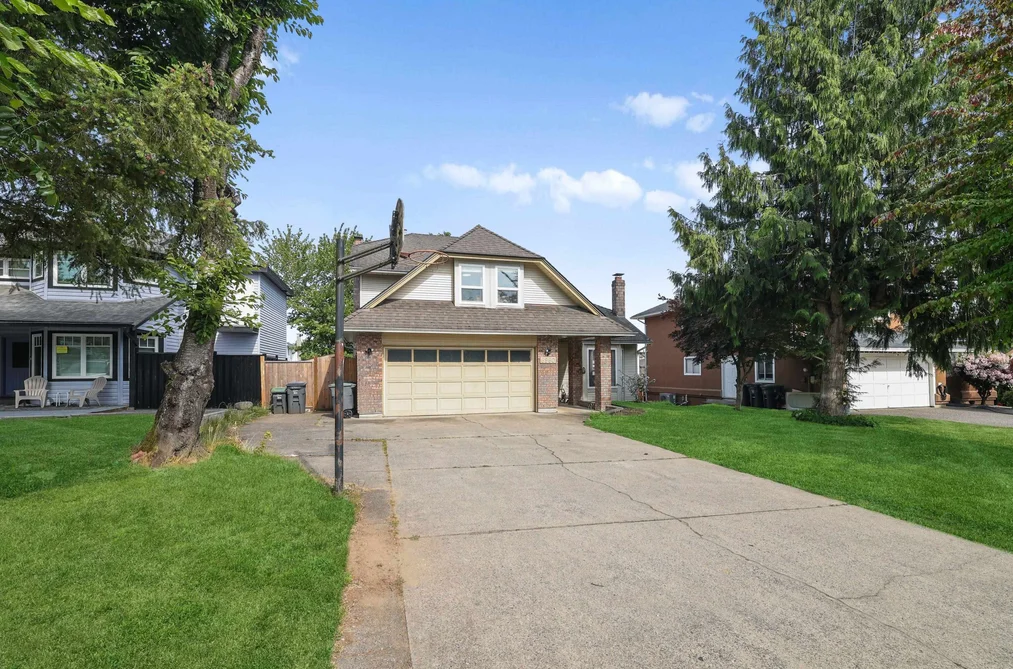 6960 143A STREET, Surrey BC V3W 0E3, Surrey BC — Residential for Sale - Photo 2