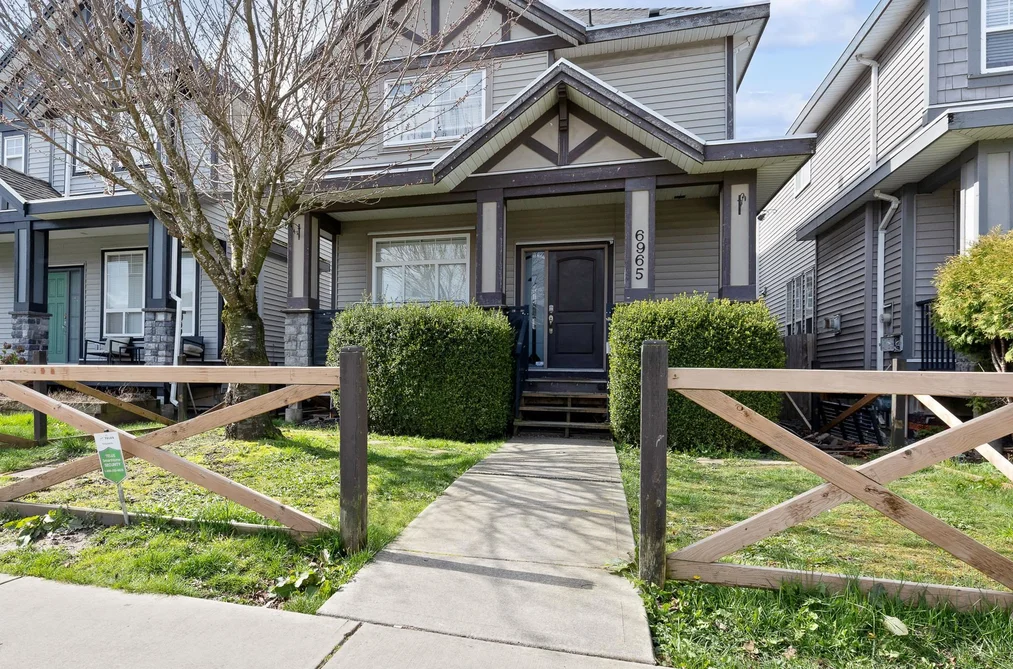 House for sale at 6965 192 Street Surrey British Columbia - MLS: R3104392