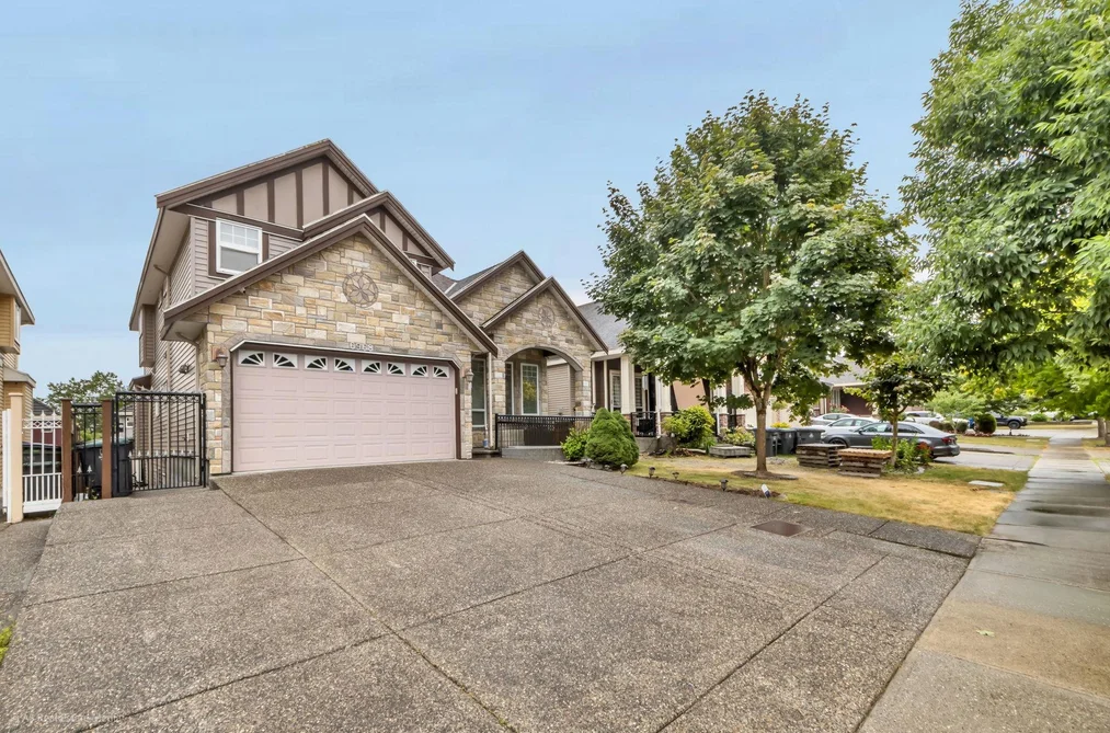 6968 151A STREET, Surrey, BC — Residential for Sale - Photo 2