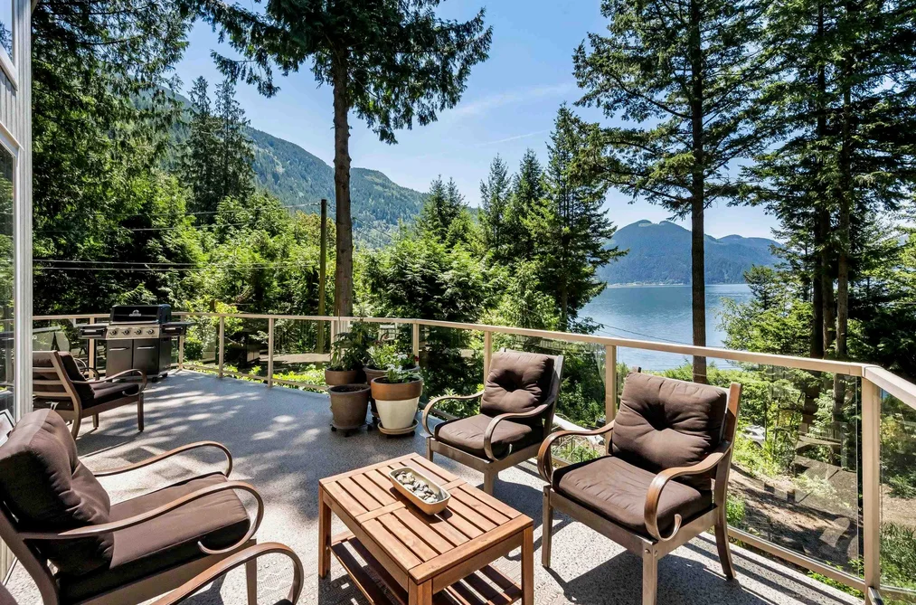 House for sale at 6970 Rockwell Drive Harrison Hot Springs British Columbia - MLS: R3139205