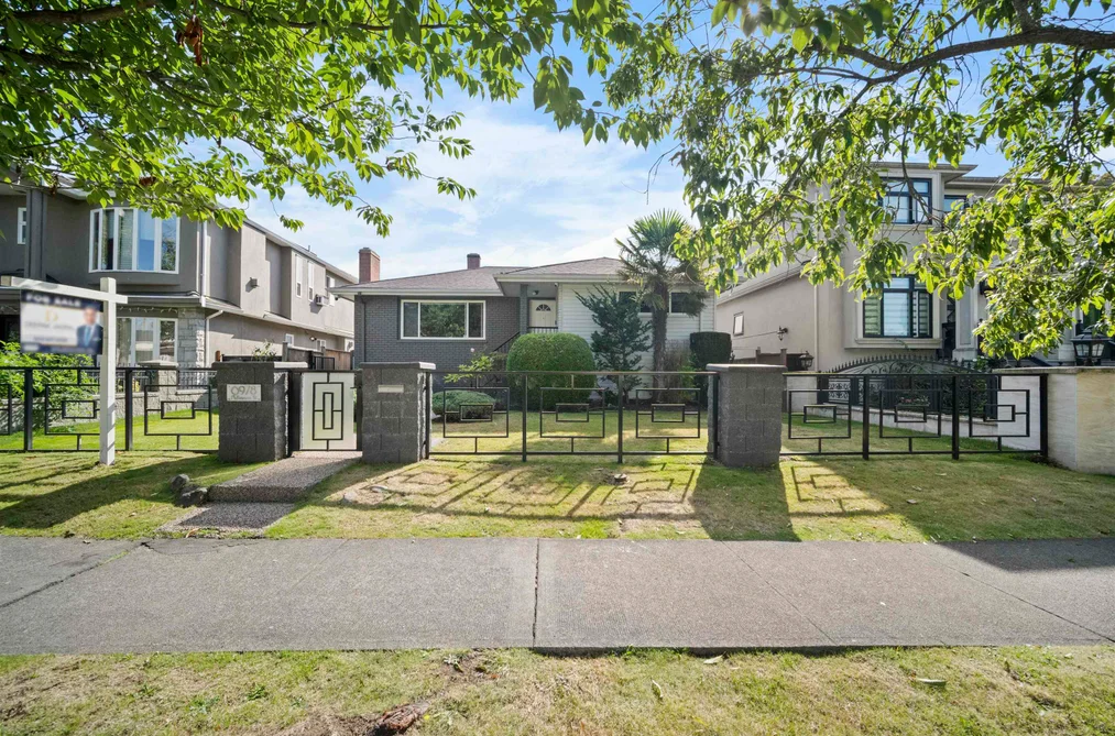 House for sale at 6978 Mckinnon Street Vancouver British Columbia - MLS: R3126429