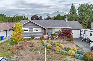 6992 Centennial Dr, Chilliwack, BC - MLS: R3176934