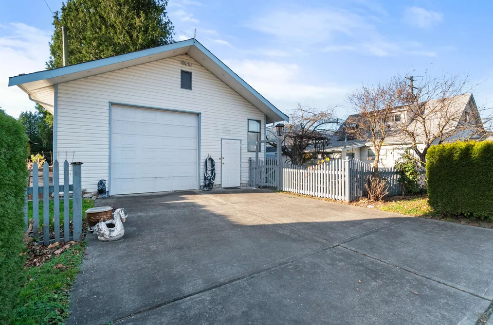 6994 CHEAM AVENUE, Agassiz BC V0M 1A3, Agassiz BC — Residential for Sale - Photo 2