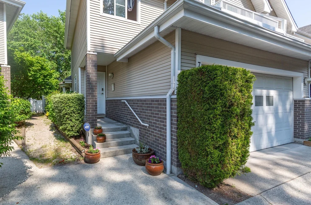 Townhouse for sale at 7 13918 58 Avenue Surrey British Columbia - MLS: R3169119